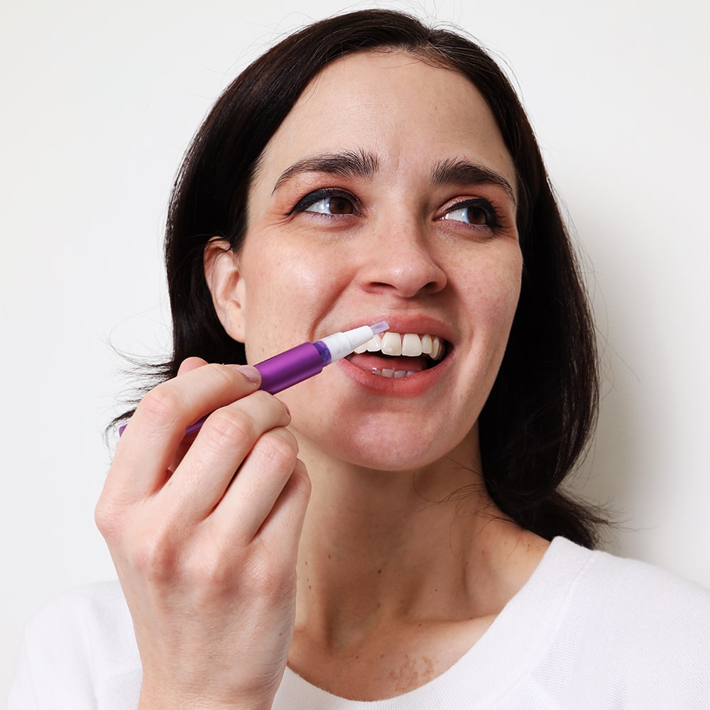 diamondsmile-farbkorrektur-zahnbleaching-stift-violett image 4